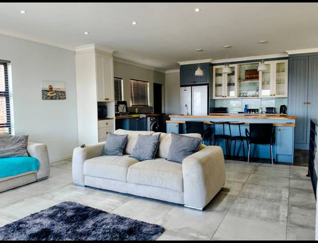 3 BEDROOM HOUSE FOR SALE IN ASTON BAY